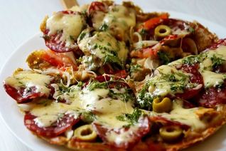 Пицца на сковороде за 10 минут без сметаны