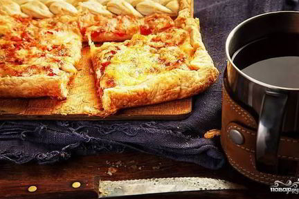 Пицца на слоеном тесте
