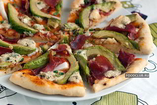 Пицца с авокадо