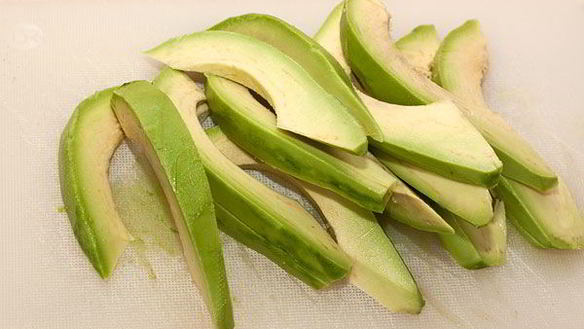 ШАГ 5. пицца с авокадо