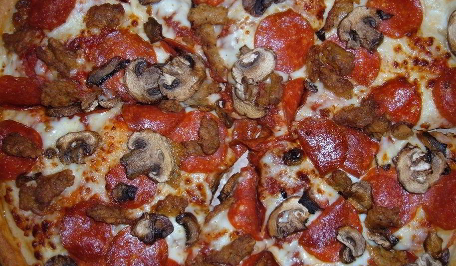 Рецепт пицца с колбасой и грибами
