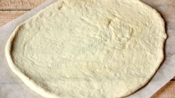 ШАГ 4. пицца с колбасой и шампиньонами