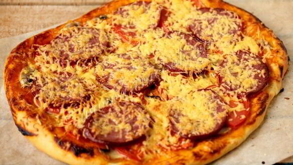 ШАГ 10. пицца с колбасой и шампиньонами