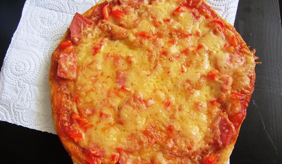 Рецепт пицца с колбасой