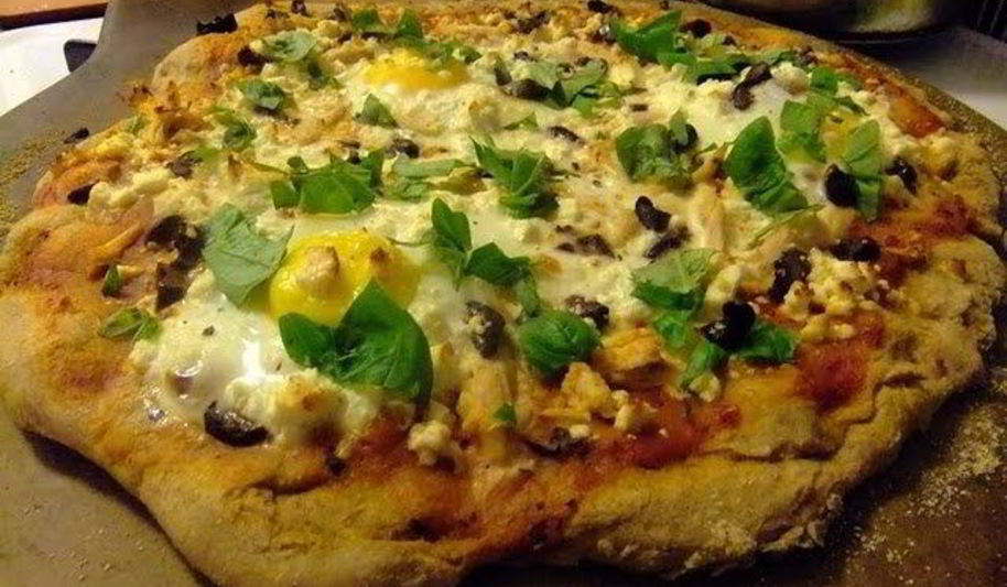 Рецепт пицца с курицей и яйцом