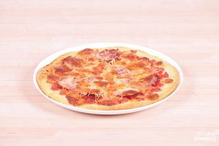 Пицца с салями