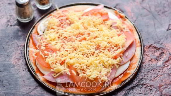 ШАГ 13. пицца с ветчиной, сыром и помидорами