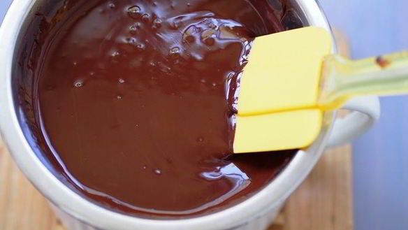 ШАГ 4. шоколадная пицца с ягодами