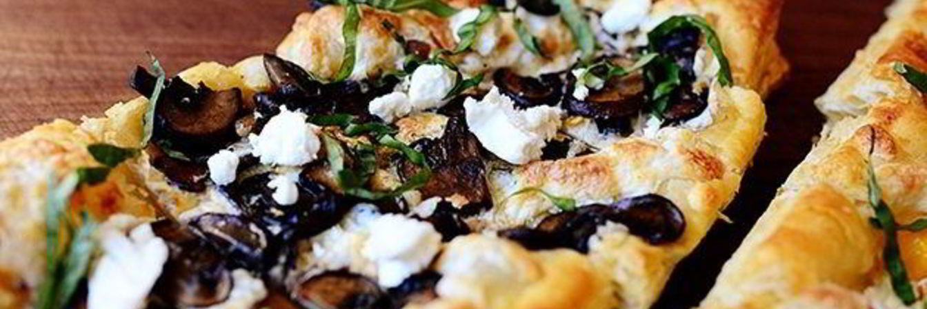 Слоеная пицца с грибами