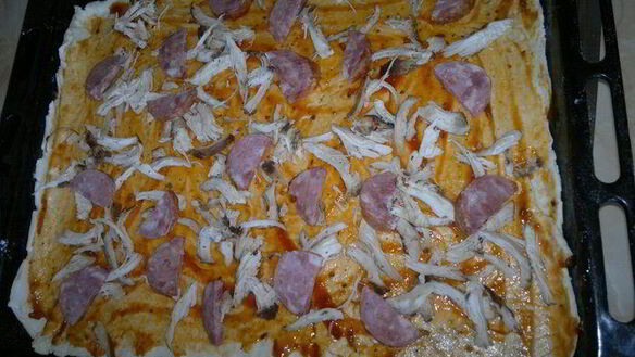 ШАГ 5. слоеная пицца с копченой грудкой