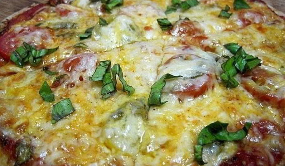 Рецепт вегетарианская пицца с шампиньонами и сыром