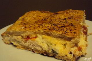 Закрытая пицца с курицей и брокколи