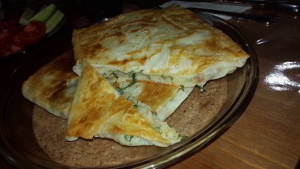 ШАГ 7. постные конвертики с картофельным пюре, укропом, жареным луком и вялеными томатами