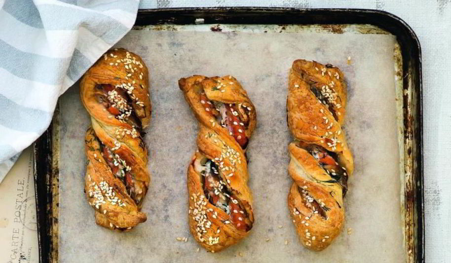 Рецепт рыбные слойки с лососем и палтусом