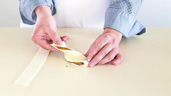 ШАГ 5. рыбные слойки с лососем и палтусом