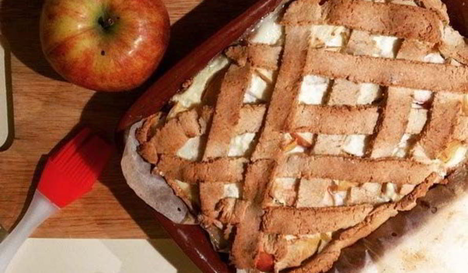 Рецепт диетическая яблочная шарлотка с творогом