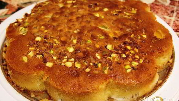 ШАГ 12. фисташковая шарлотка с персиками