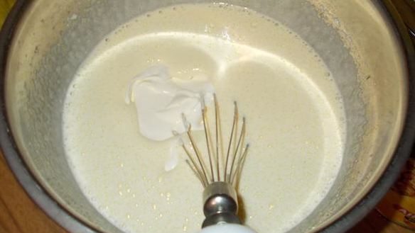 ШАГ 5. фисташковая шарлотка с персиками