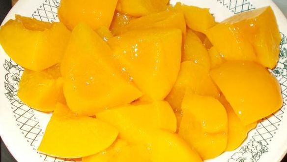 ШАГ 8. фисташковая шарлотка с персиками