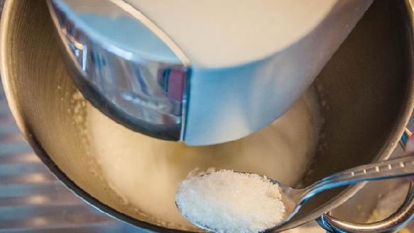 ШАГ 2. французская клубничная шарлотка