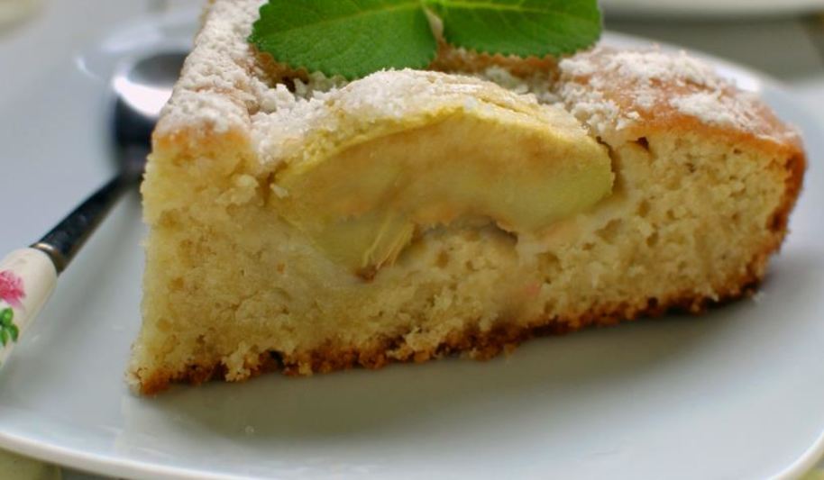 Рецепт кокосовая шарлотка с яблоками