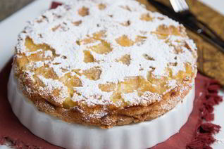 Простая Шарлотка с яблоками в духовке