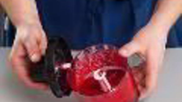 ШАГ 2. шарлотка из черного хлеба с яблоками и брусникой