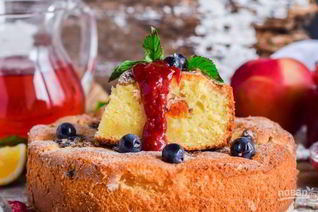 Шарлотка из яблок на сметане