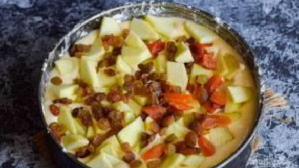 ШАГ 5. шарлотка из яблок на сметане