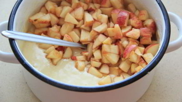 ШАГ 10. шарлотка на кефире