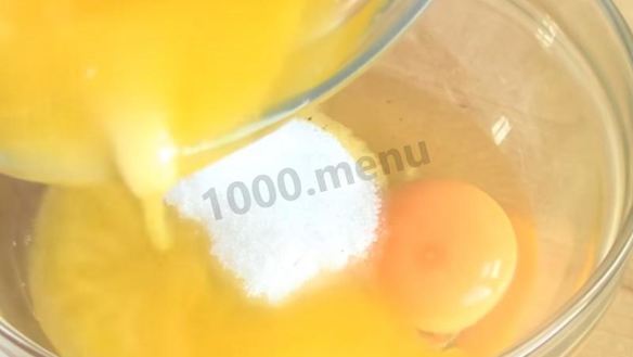 ШАГ 11. шарлотка на молоке с яблоками