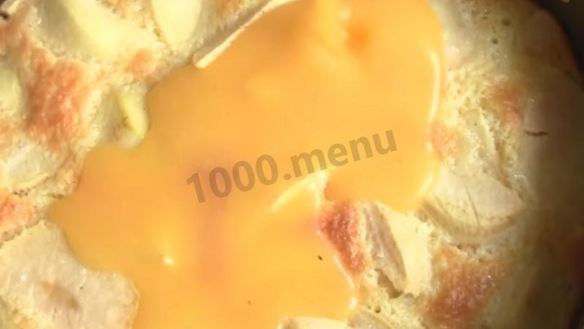 ШАГ 14. шарлотка на молоке с яблоками