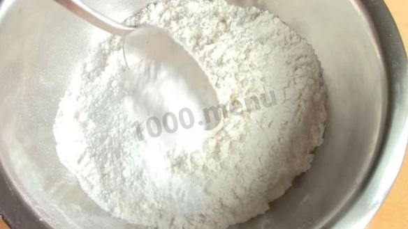 ШАГ 3. шарлотка на молоке с яблоками