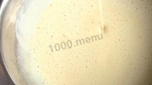 ШАГ 7. шарлотка на молоке с яблоками