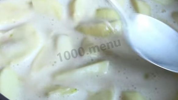 ШАГ 9. шарлотка на молоке с яблоками
