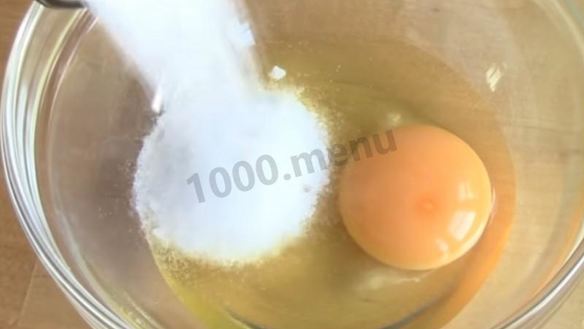 ШАГ 10. шарлотка на молоке с яблоками