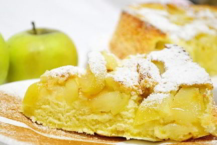 Шарлотка на молоке