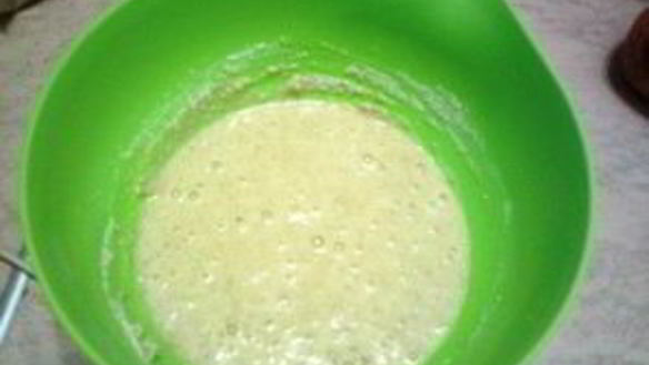 ШАГ 5. шарлотка на ряженке с яблоками