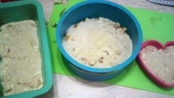 ШАГ 7. шарлотка на ряженке с яблоками