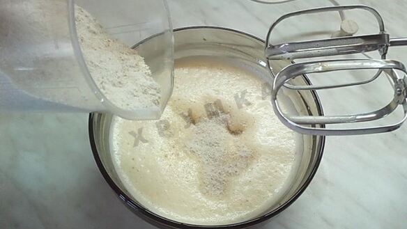 ШАГ 6. шарлотка с капустой в мультиварке