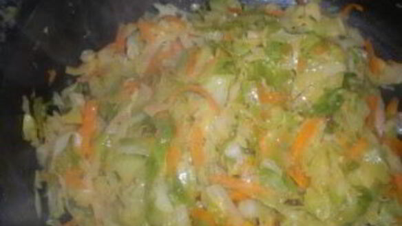 ШАГ 2. шарлотка с капустой