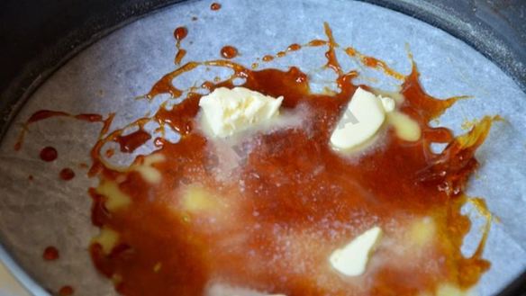 ШАГ 4. шарлотка с карамелью