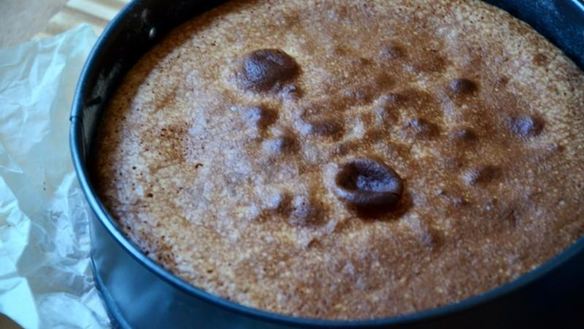 ШАГ 9. шарлотка с карамелью