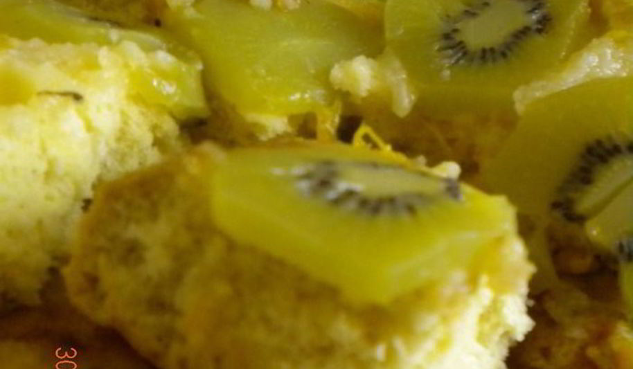 Рецепт шарлотка с киви и манго