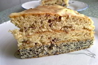 Шарлотка с маком и яблоками