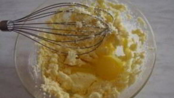 ШАГ 3. шарлотка с разрыхлителем