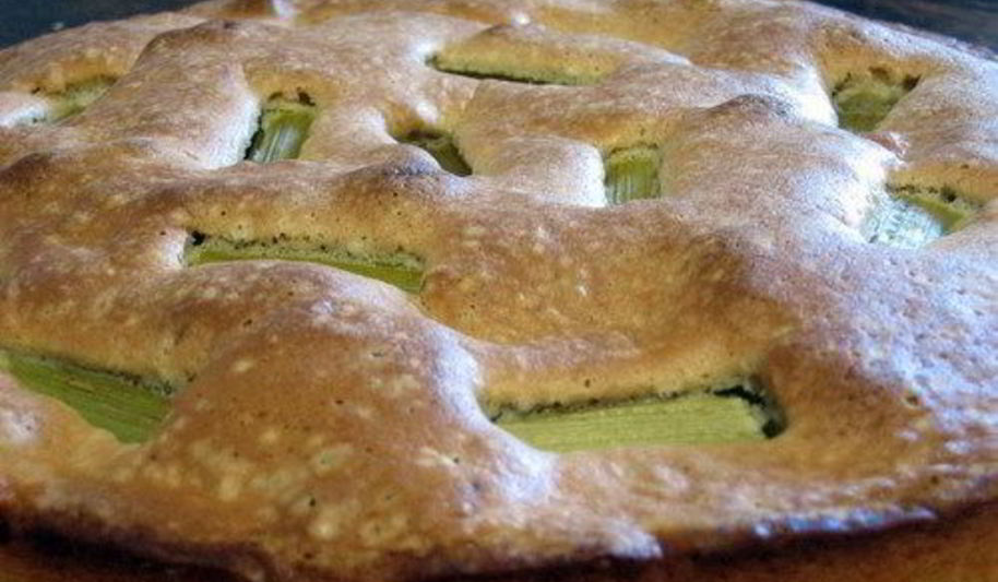 Рецепт шарлотка с ревенем