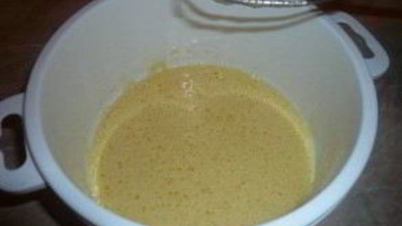 ШАГ 2. шарлотка с вареньем в мультиварке