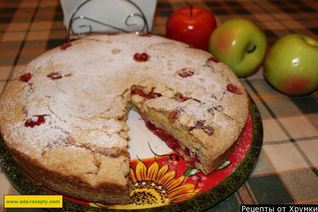 Шарлотка с вишней в духовке