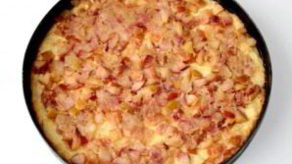 ШАГ 8. шарлотка с яблоками и безе